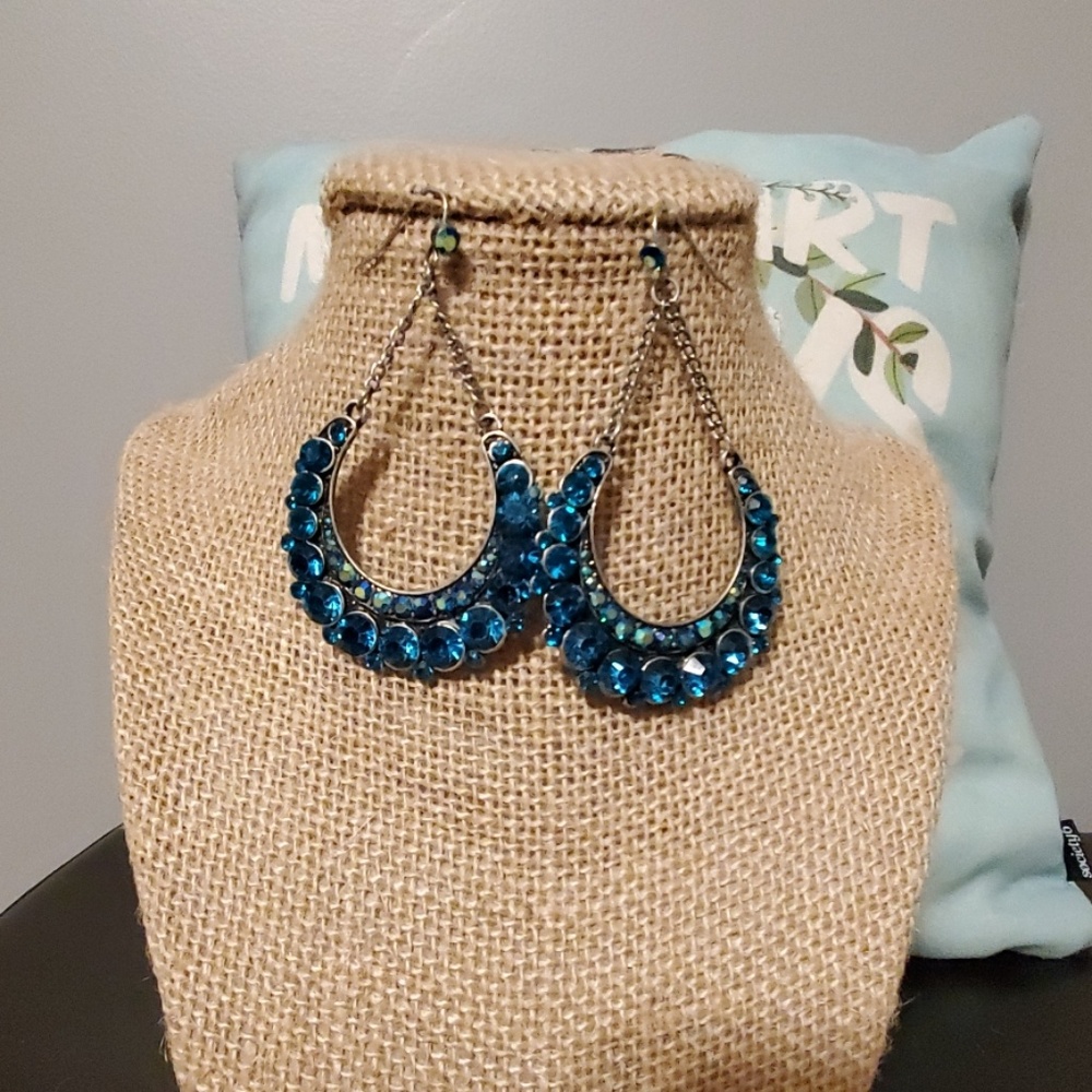 Dangle earrings